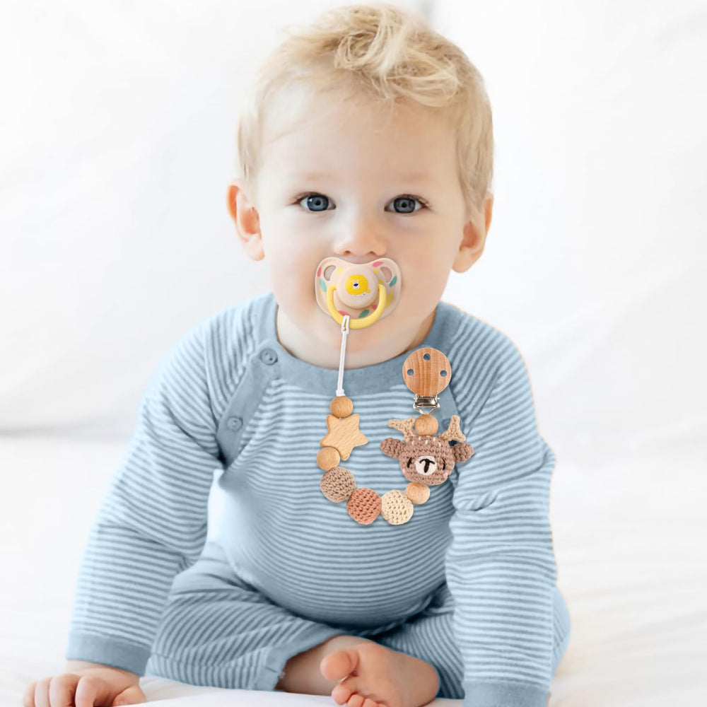 LSTRAGY pacifier clip elk-stitch-detail shows hand-knit softness and secure stitching