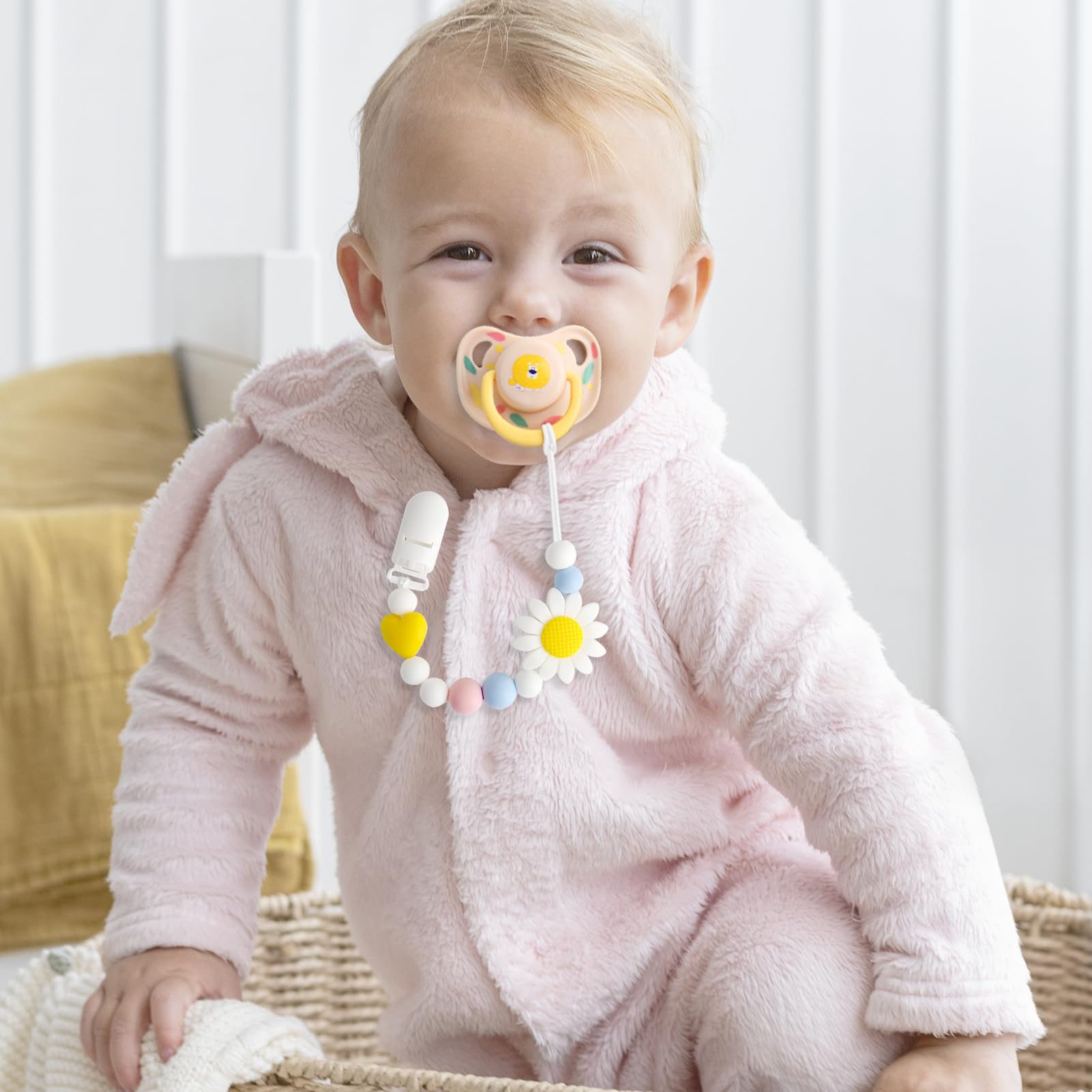 LSTRAGY silicone teeth grip securely grasping pacifier without damaging clothes
