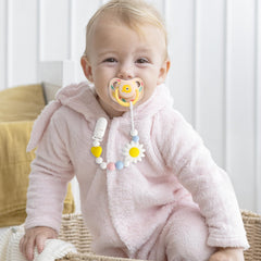 LSTRAGY silicone teeth grip securely grasping pacifier without damaging clothes