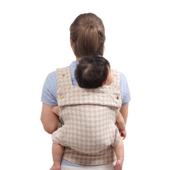 Lujifo Baby Carrier offers three-size adjustment to grow with your baby.