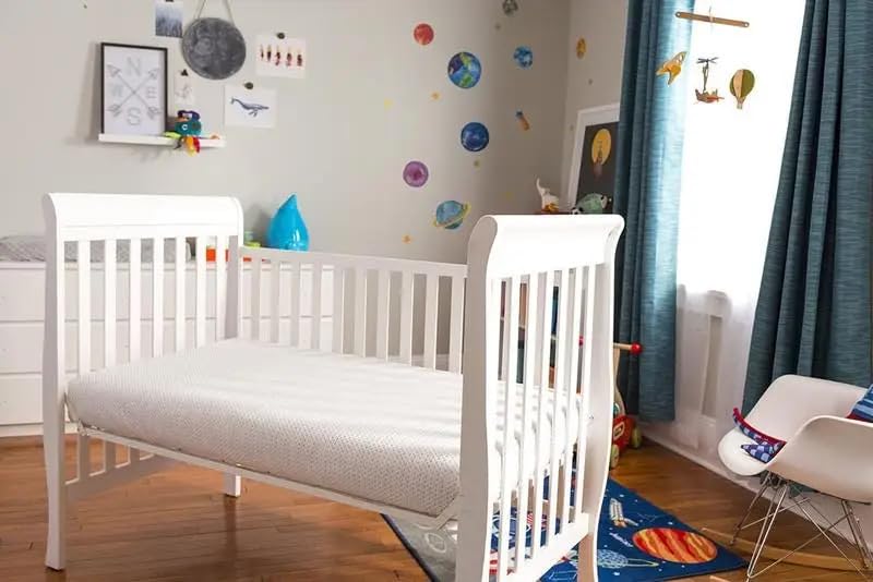 Lullaby Earth lightweight-design shot emphasizes easy mattress handling.