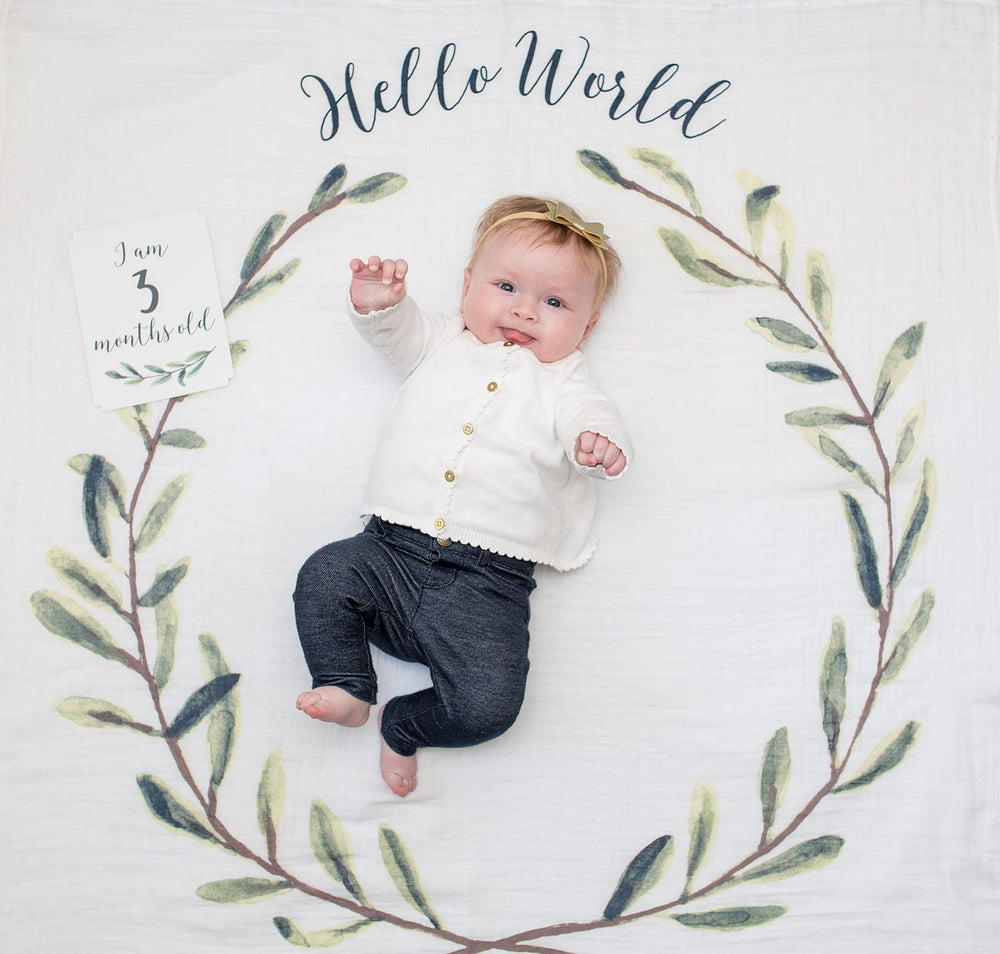Lulujo baby shower gift packaging presents a ready-to-gift keepsake.