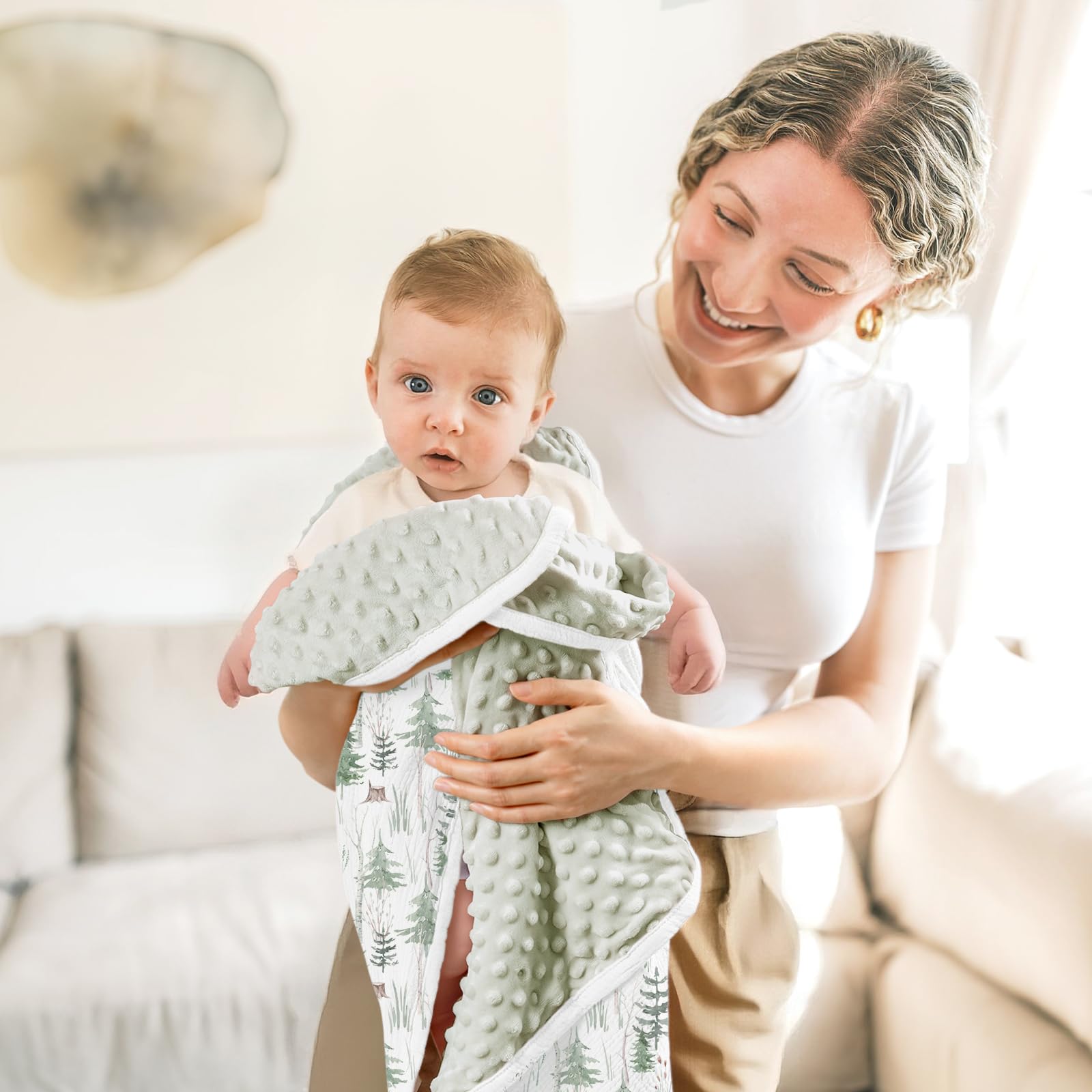 Lulumoon machine-washable design simplifies busy parent laundry routines.