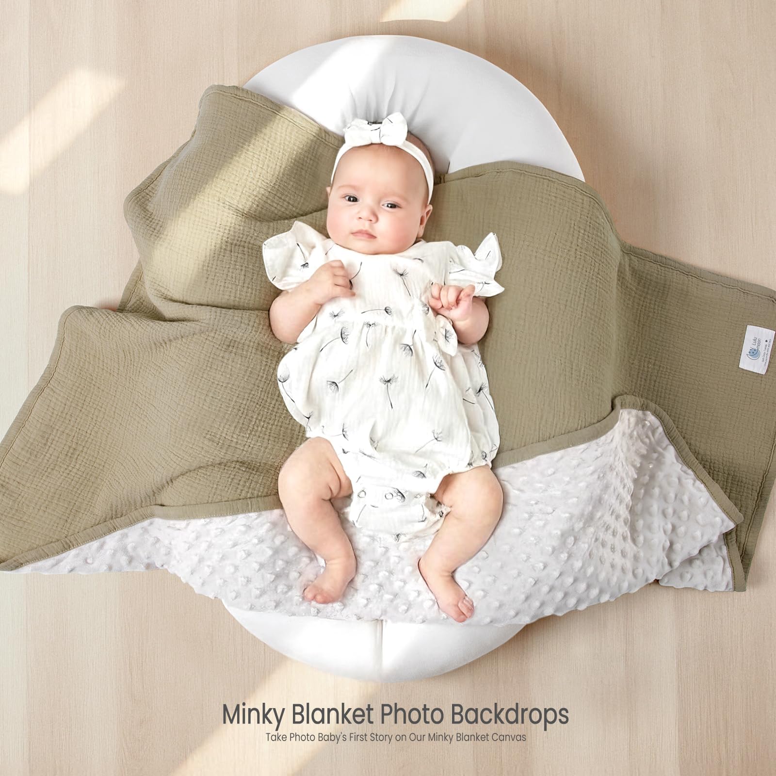 lulumoon muslin-front texture close-up reveals breathable fabric for airy naps.