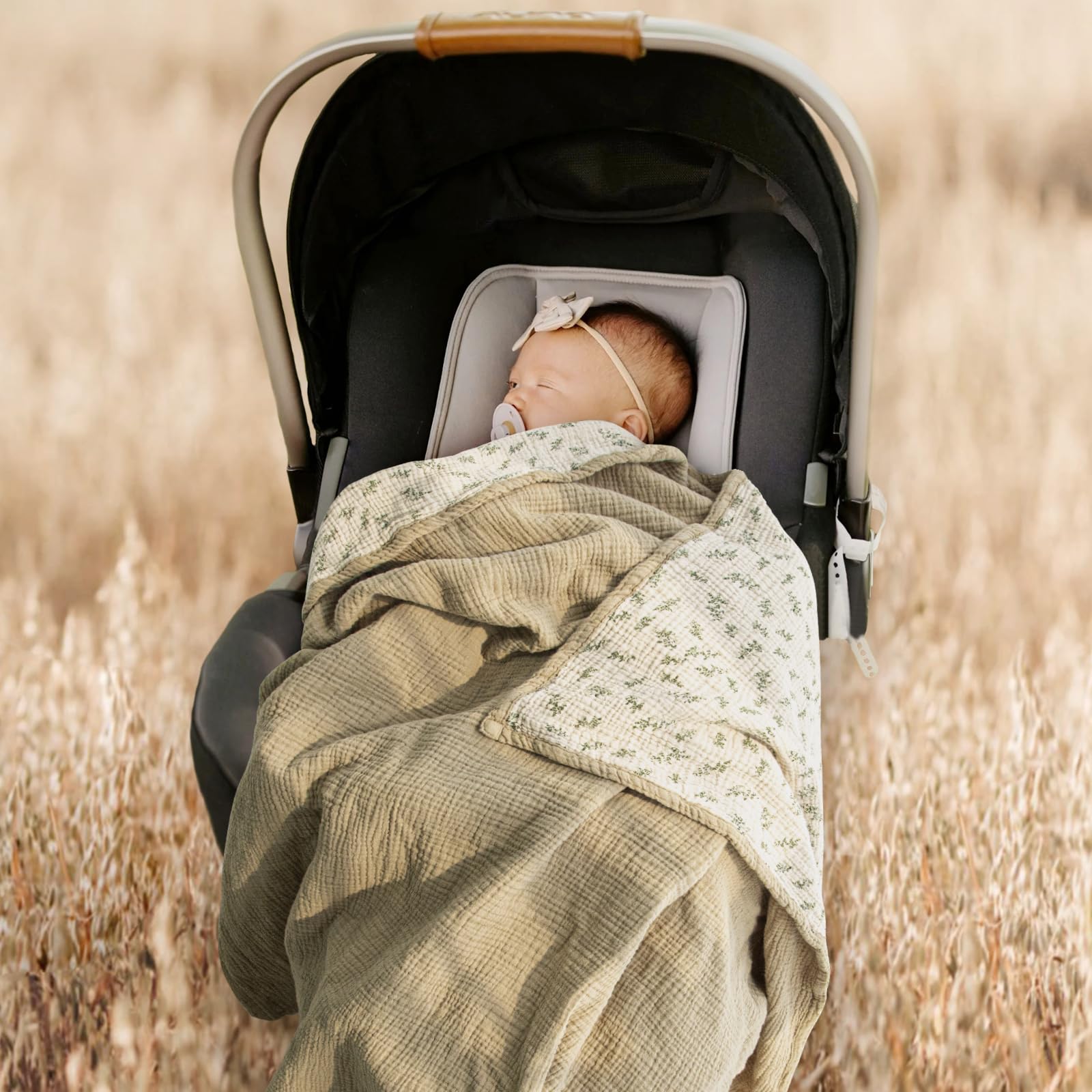 lulumoon muslin quilt used as stroller sun-shield with breathable comfort
