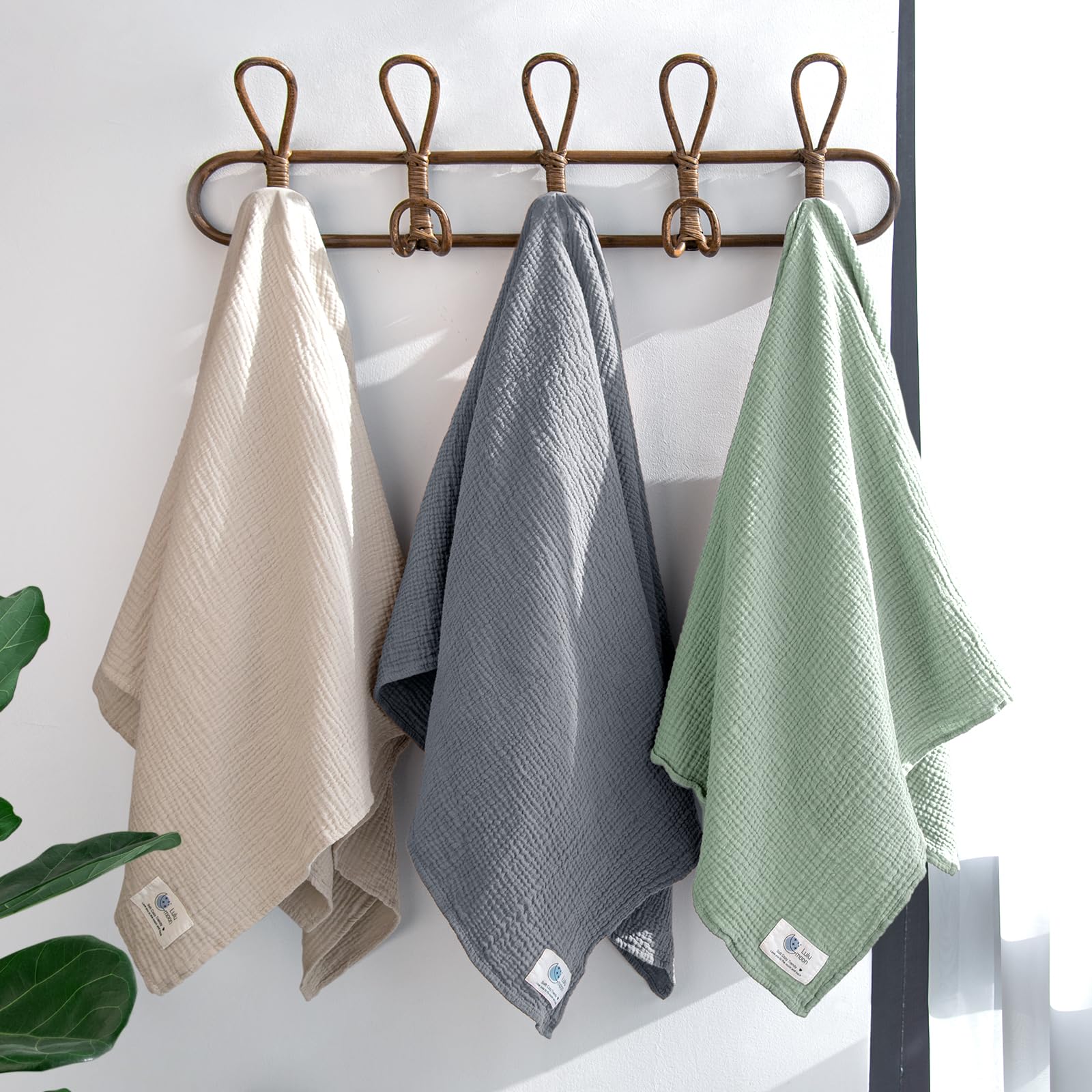 Lulumoon Muslin Swaddle Grey close-up cotton weave for gentle touch