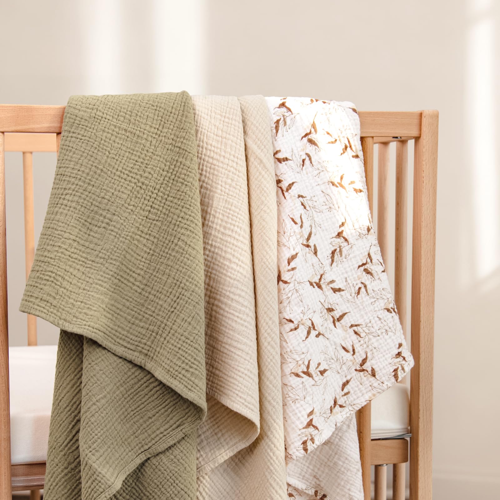Lulumoon Muslin Swaddle Soft-Touch 100% cotton offers gentle skin-friendly comfort.