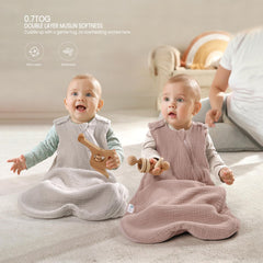 Lulumoon Sleep Sack Muslin shoulder snaps simplify dressing during quick changes.