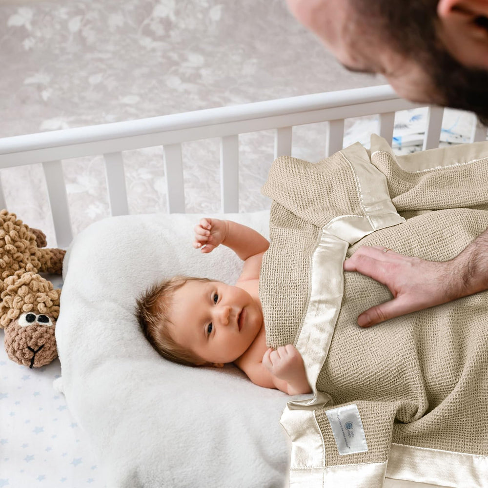 Lulumoon swaddle blanket daytime-naps scenario for quiet rest