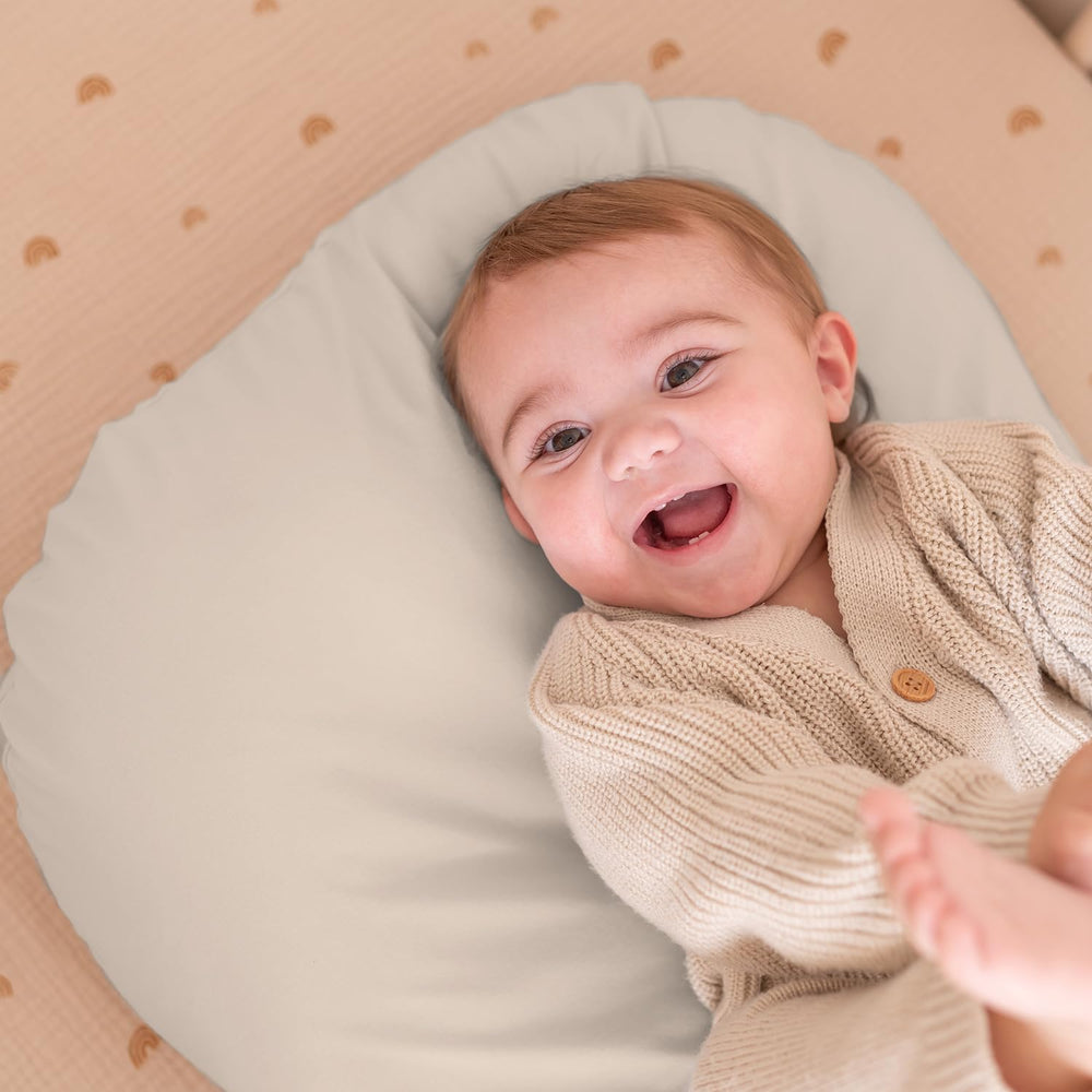 Lunapuer parent-usage scene shows easy on-and-off installation for quick changes.
