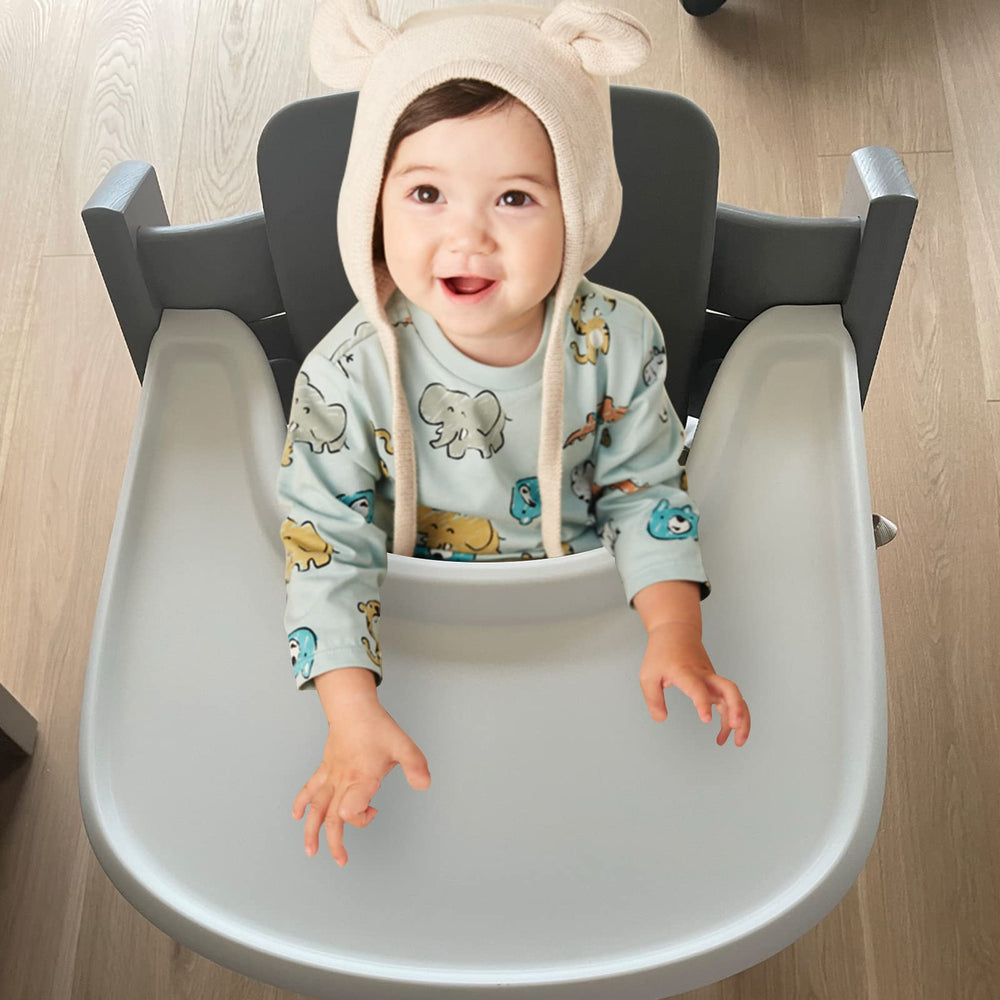 LuQiBabe tray can transform the baby set into a standalone highchair.