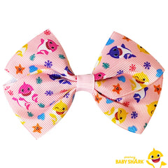Close-up of LUV HER Baby Shark bow with smooth edges to minimize pulling.