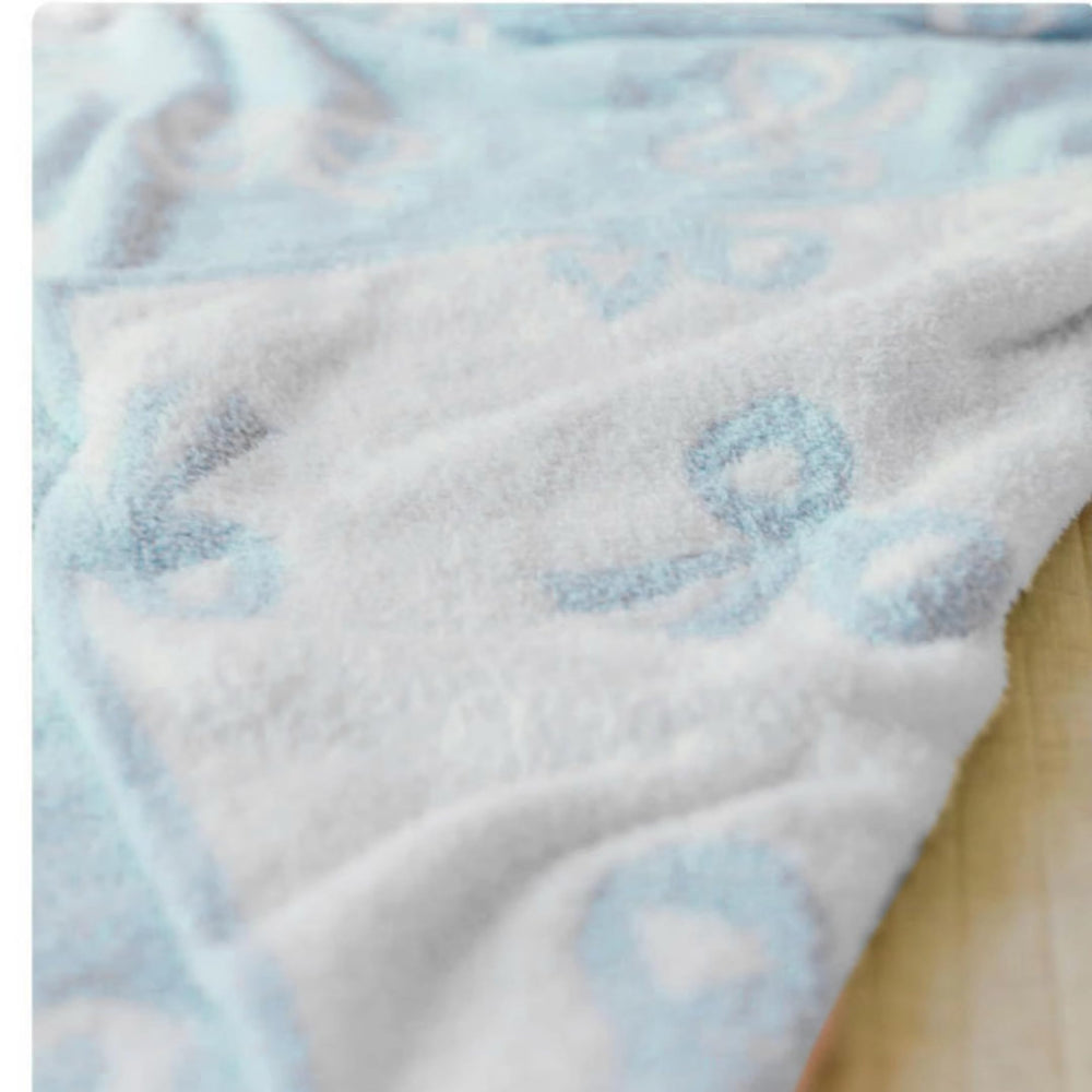 Luxape Bow Blanket gift-ready packaging highlights easy gifting.