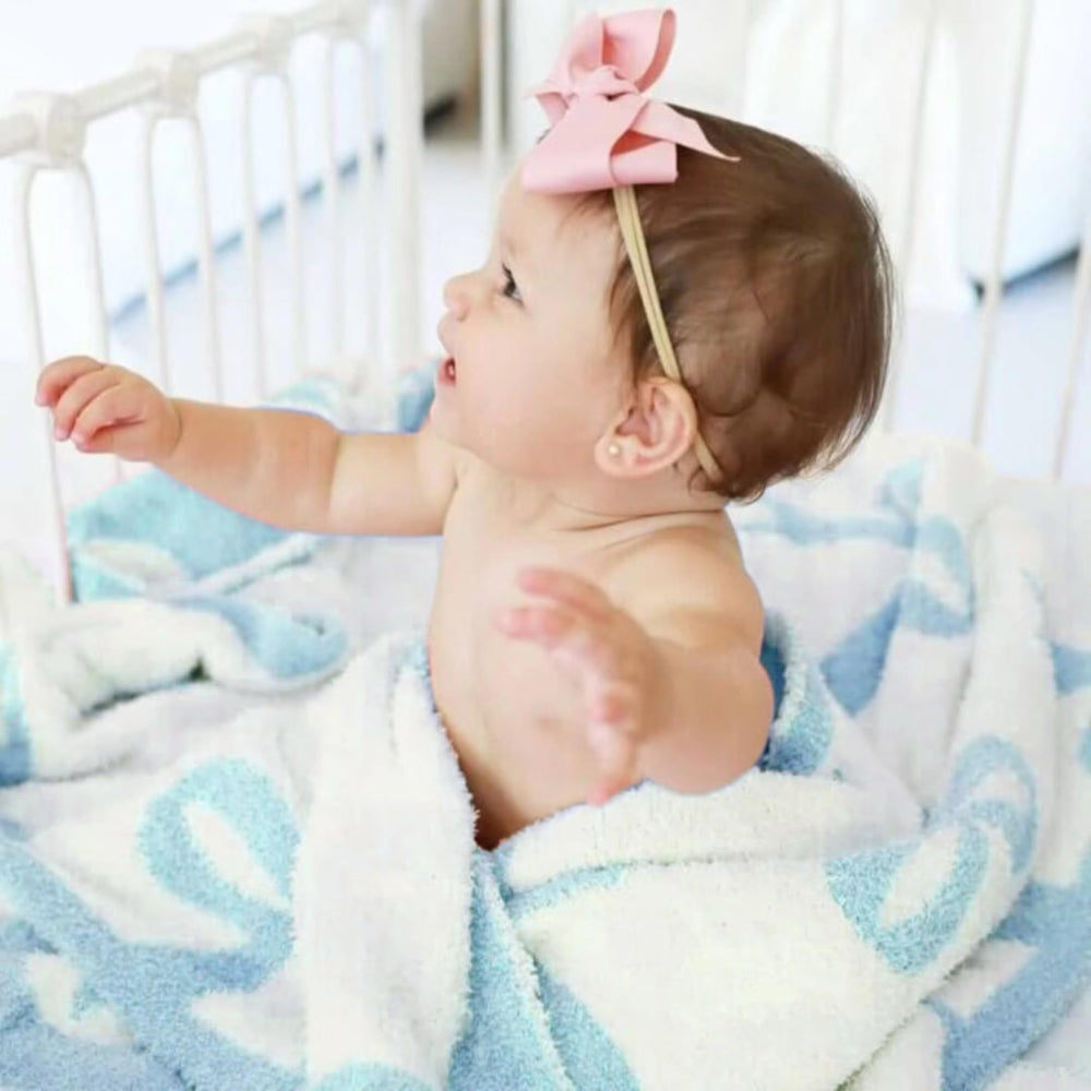 Luxape Bow Blanket toddler play mat layout emphasizes thick cozy texture.