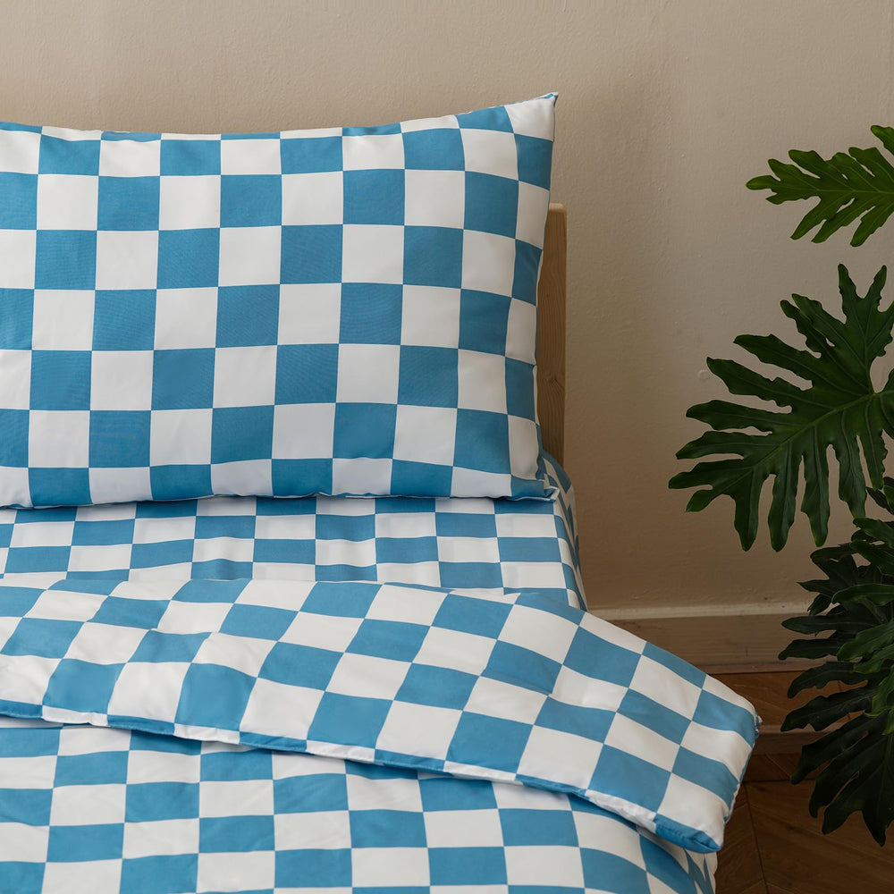 Luxlovery pillowcase 20x30 with neat edges for comfortable sleep