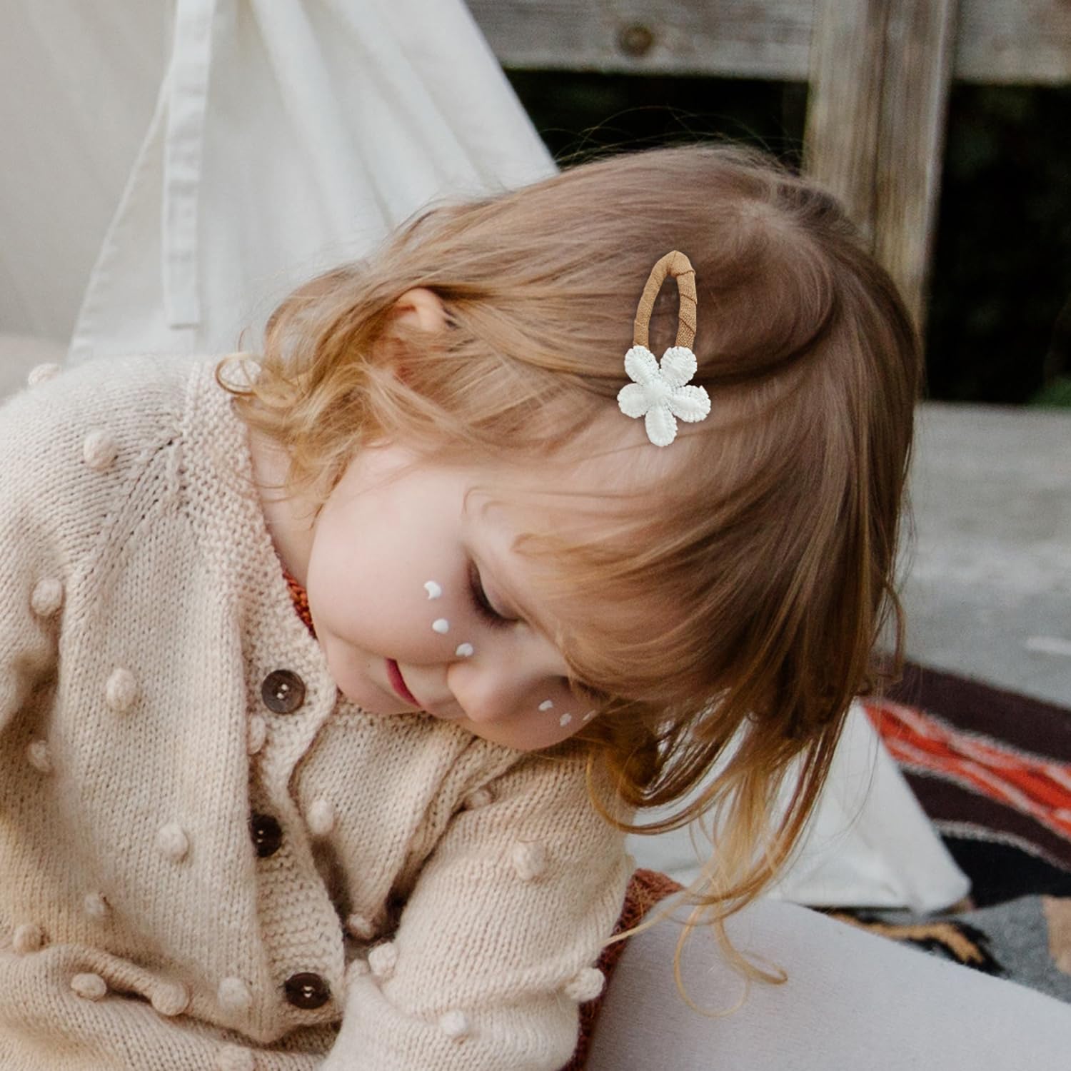 LXC YIZHIFA duckbill clip adds extra hold for thicker toddler hair.