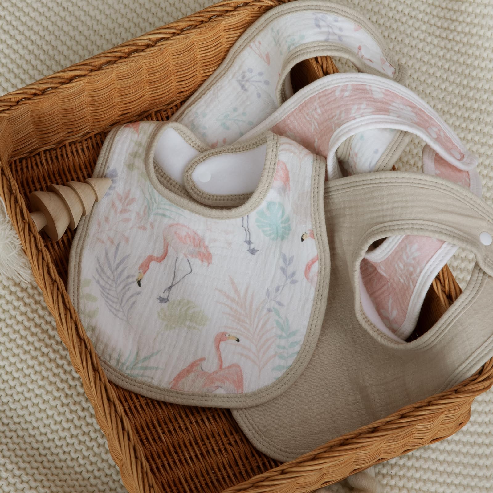 LYRICHOM BABY muslin drool bib skin-friendly material keeps delicate skin comfortable after repeated washes.