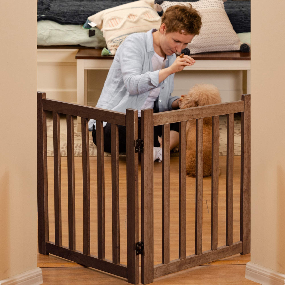 LZRS gate fits small spaces while keeping pets contained.