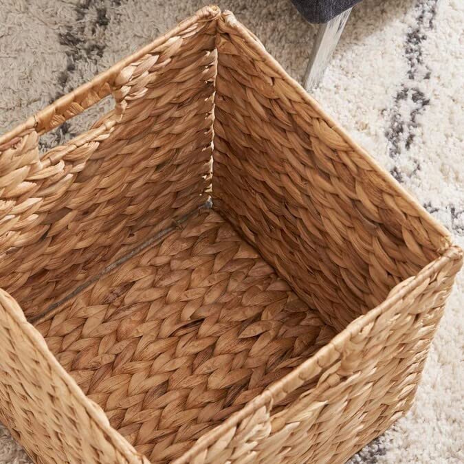 M4DECOR collapsible wicker basket saves space when not in use.