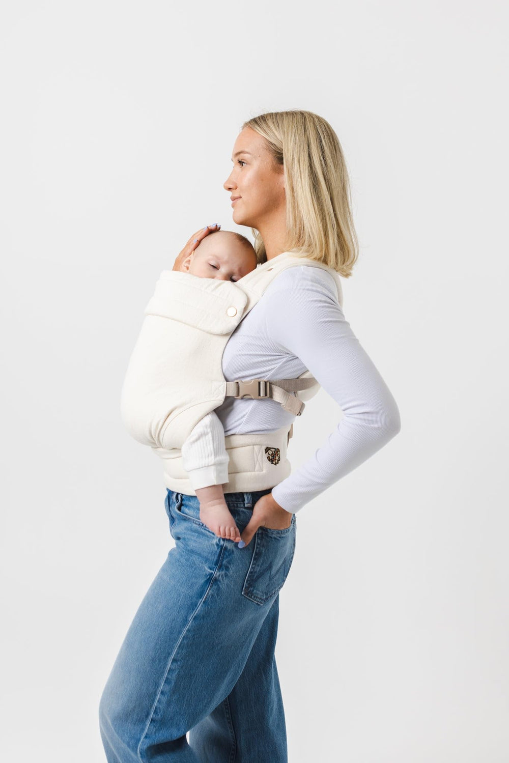 Mabē Monarch ivory easy-care design stays fresh with cold machine washing