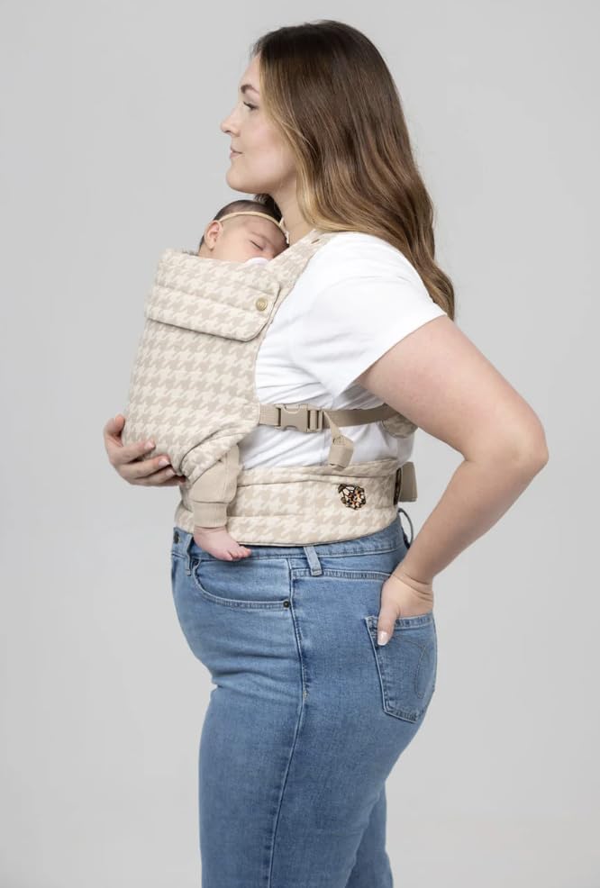 Mabe Monarch front-facing-out shows adaptable wear for curious older babies.