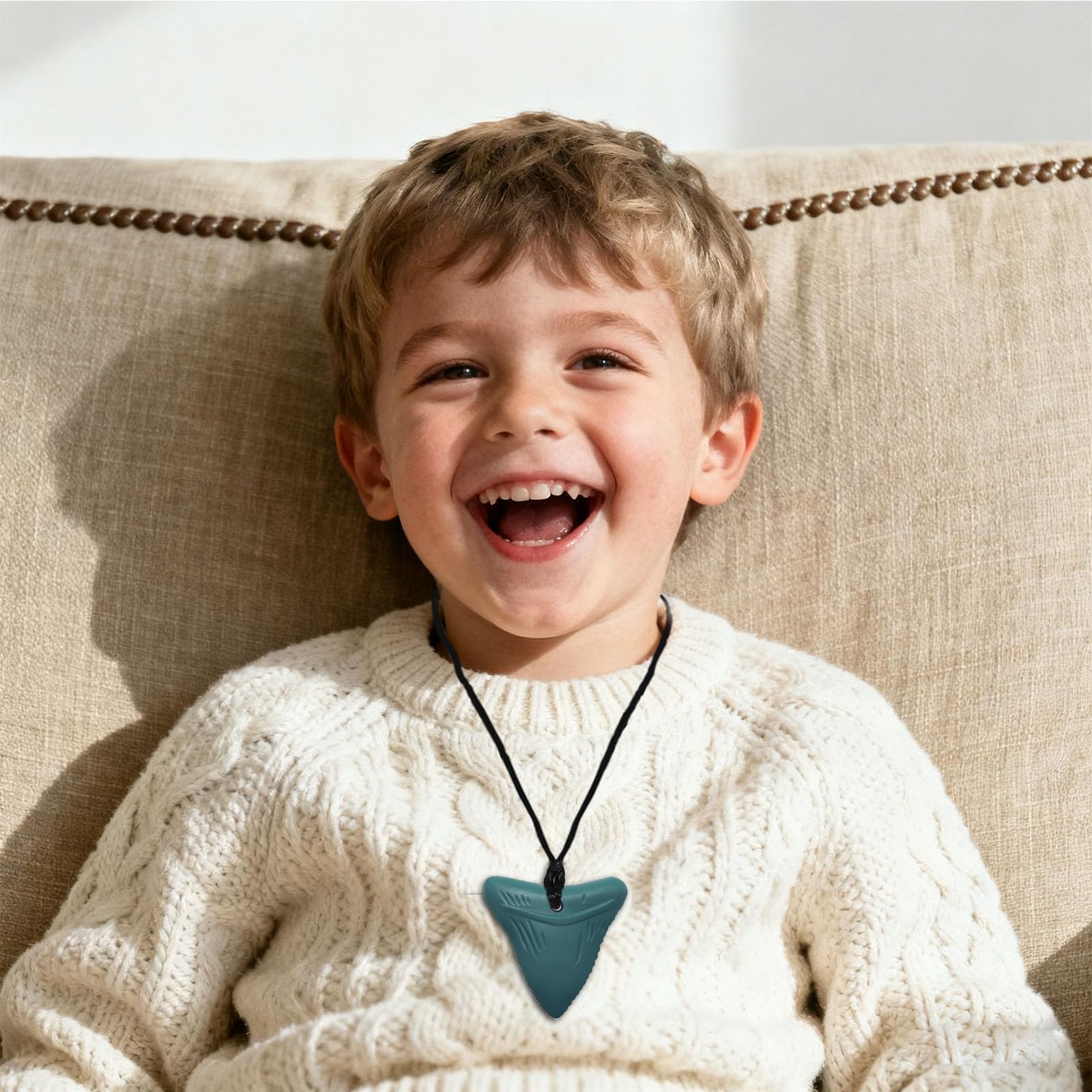 MaberryTech Direct crayon pendant blends style with oral stimulation.