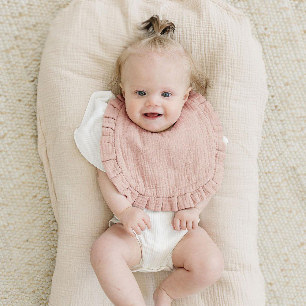 MairMore bib double-layer snap close-up for adjustable fit.