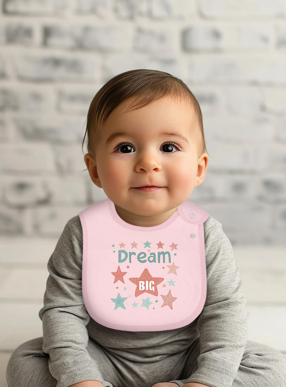 Maiwa machine-washable bibs simplify cleanup after spills and spit-ups