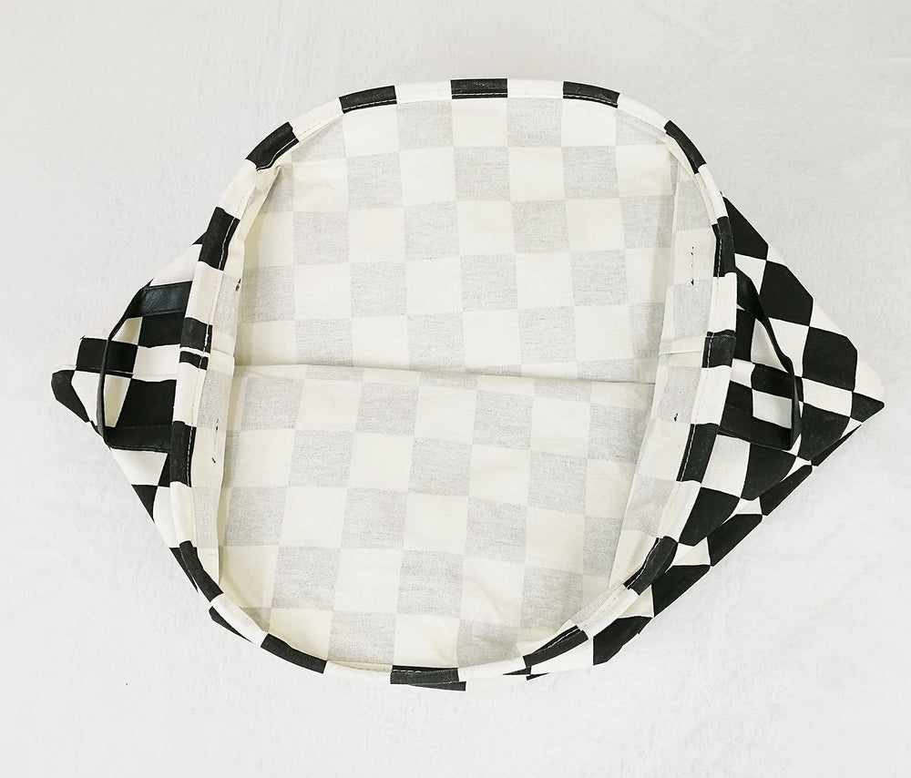 MAIZMZ Kids Hamper dorm-use setup shows lightweight portability