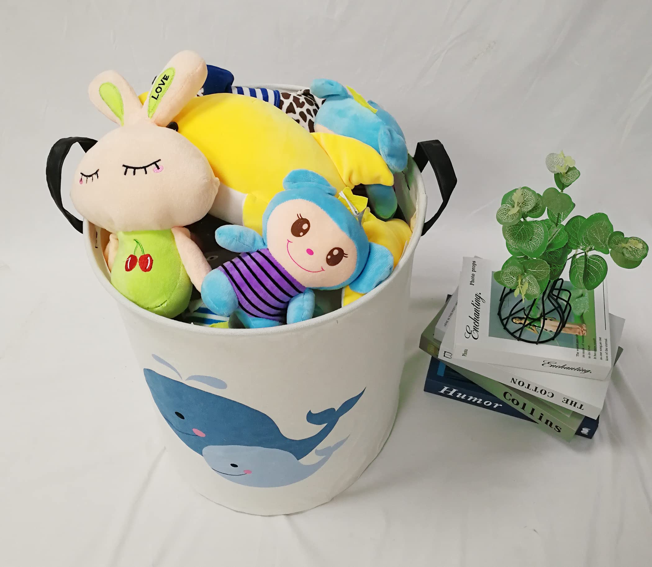MAIZMZ Kids Hamper sturdy handles facilitate easy carrying and movement.