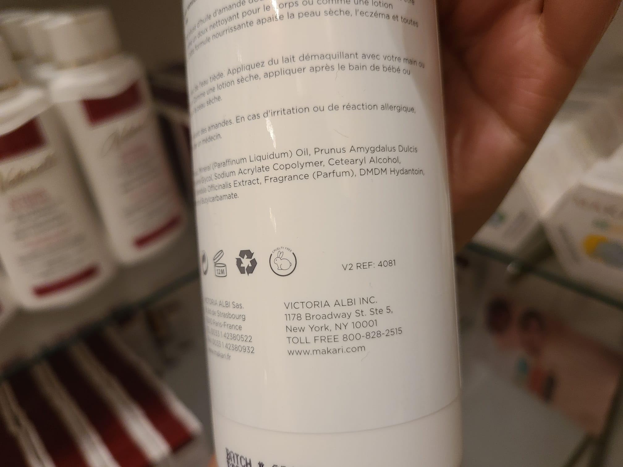 Makari Bebe Cleansing Milk natural ingredients closeup highlights sweet almond oil