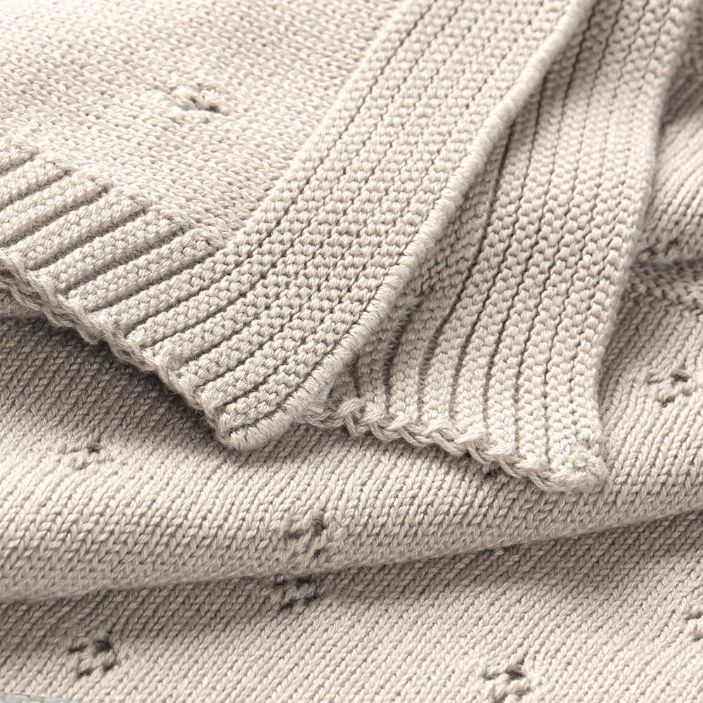 MakeMake Organics baby blanket gots-certification-label demonstrates safety-focused, certified organic cotton.