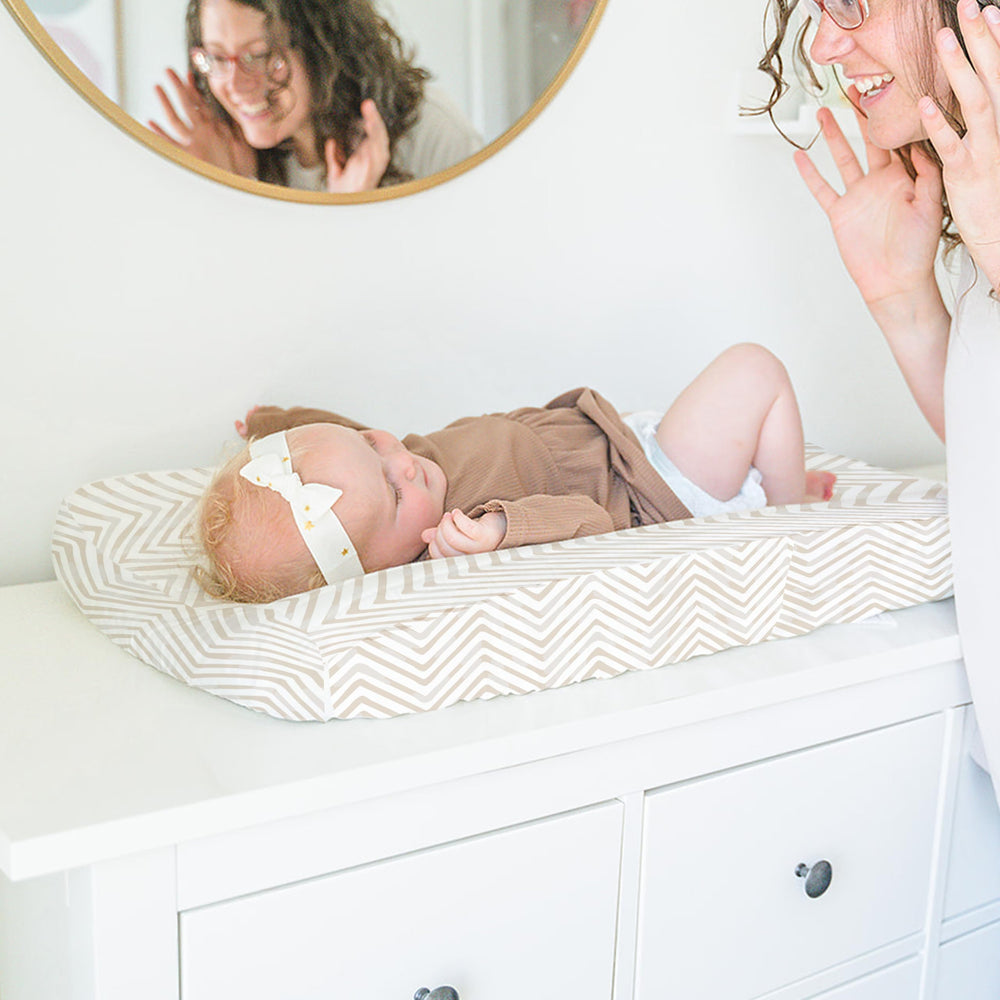 Makemake Organics changing pad cover ultra soft batting delivers gentle touch for delicate skin.