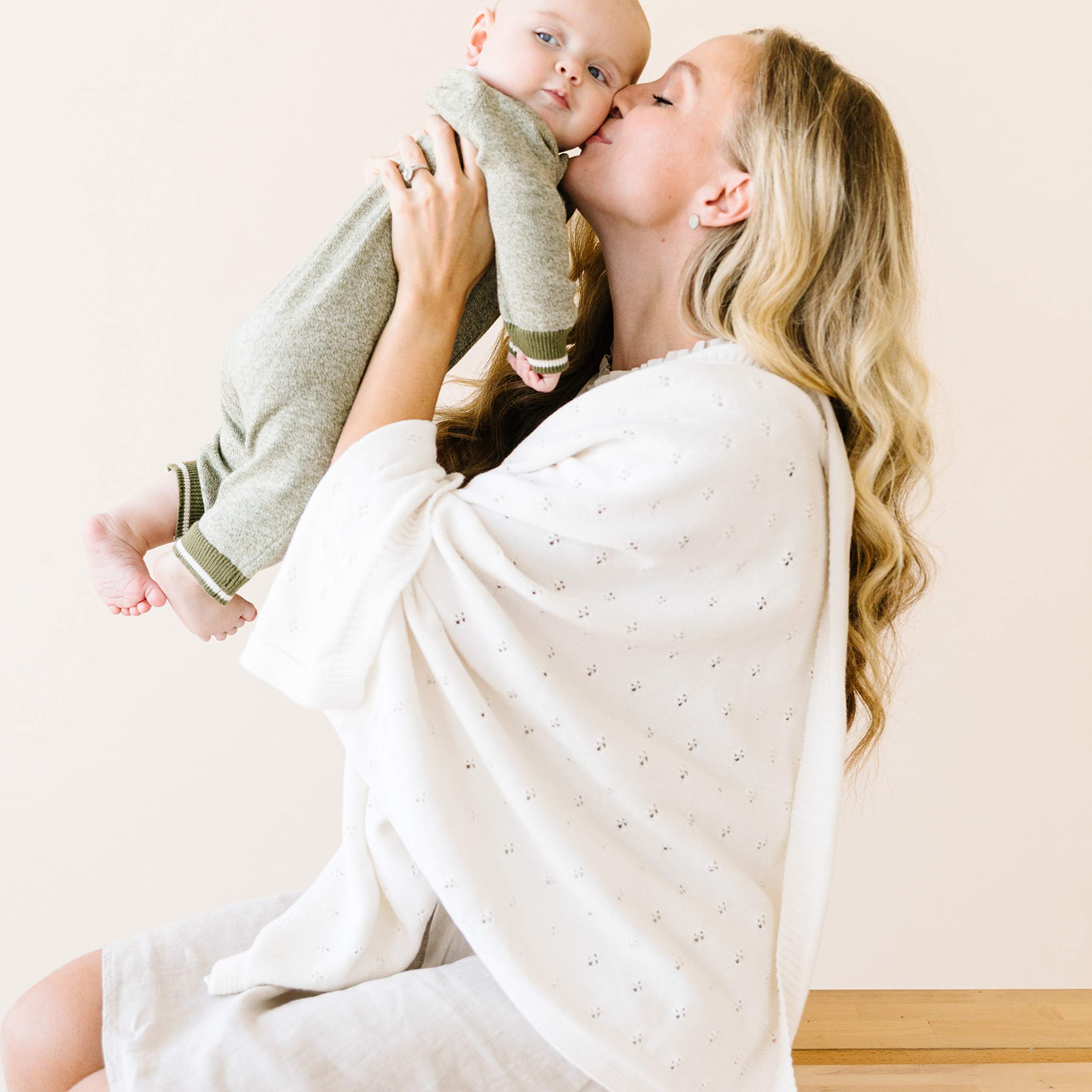 Makemake Organics newborn blanket ivory: ultra-soft organic cotton for cozy, gentle skin.