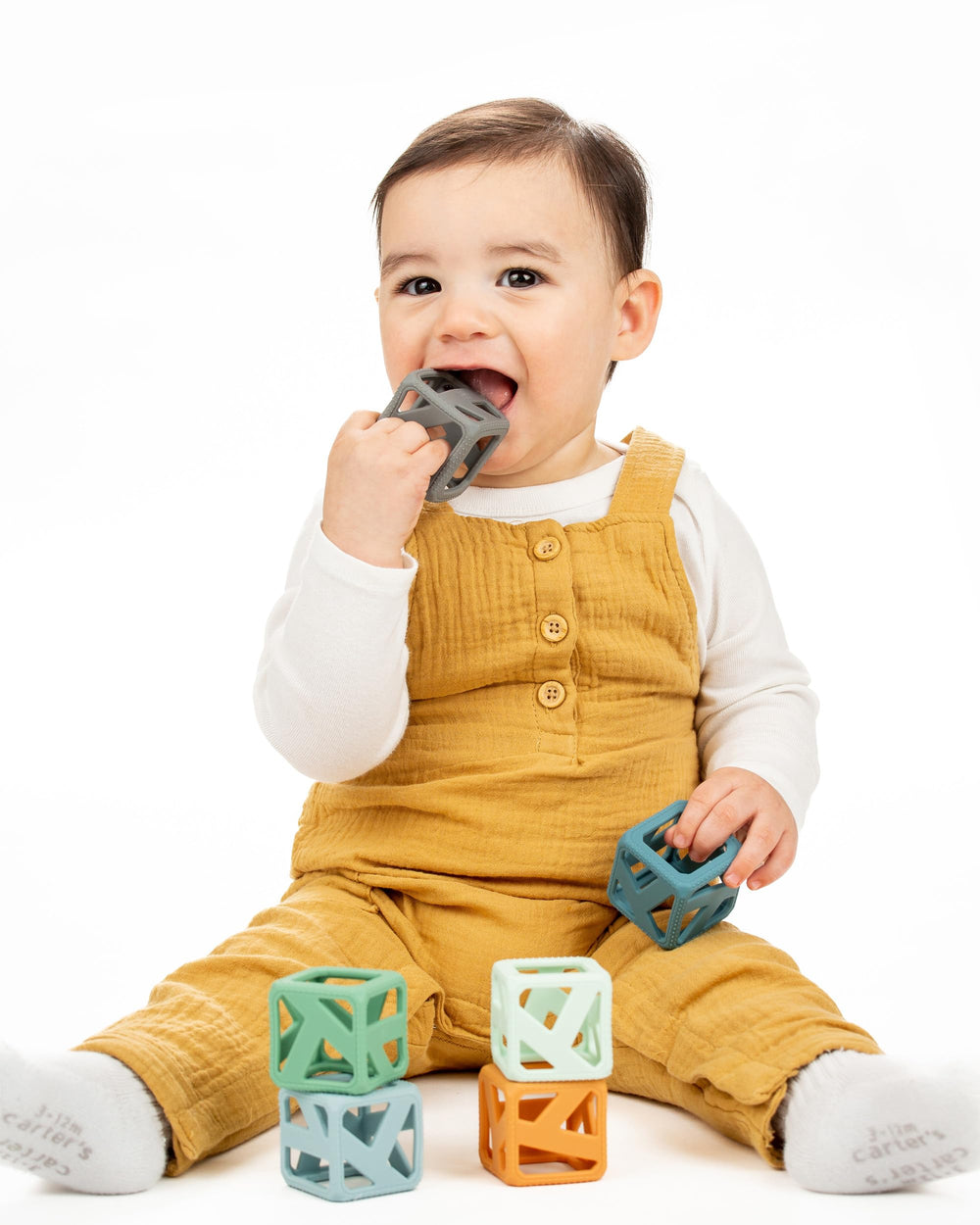 Malarkey Kids Stack N Chew water-play friendly cubes spark bath-time imagination.