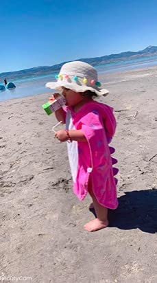 Maleroads toddler-size 0-4y towel ready for home bath and cozy warmth.