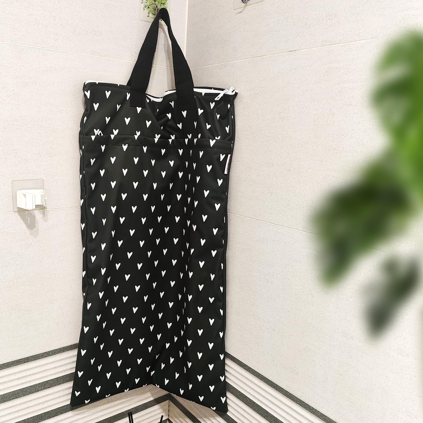 Mama Koala easy-hang design helps organize gear for trips or gym sessions.