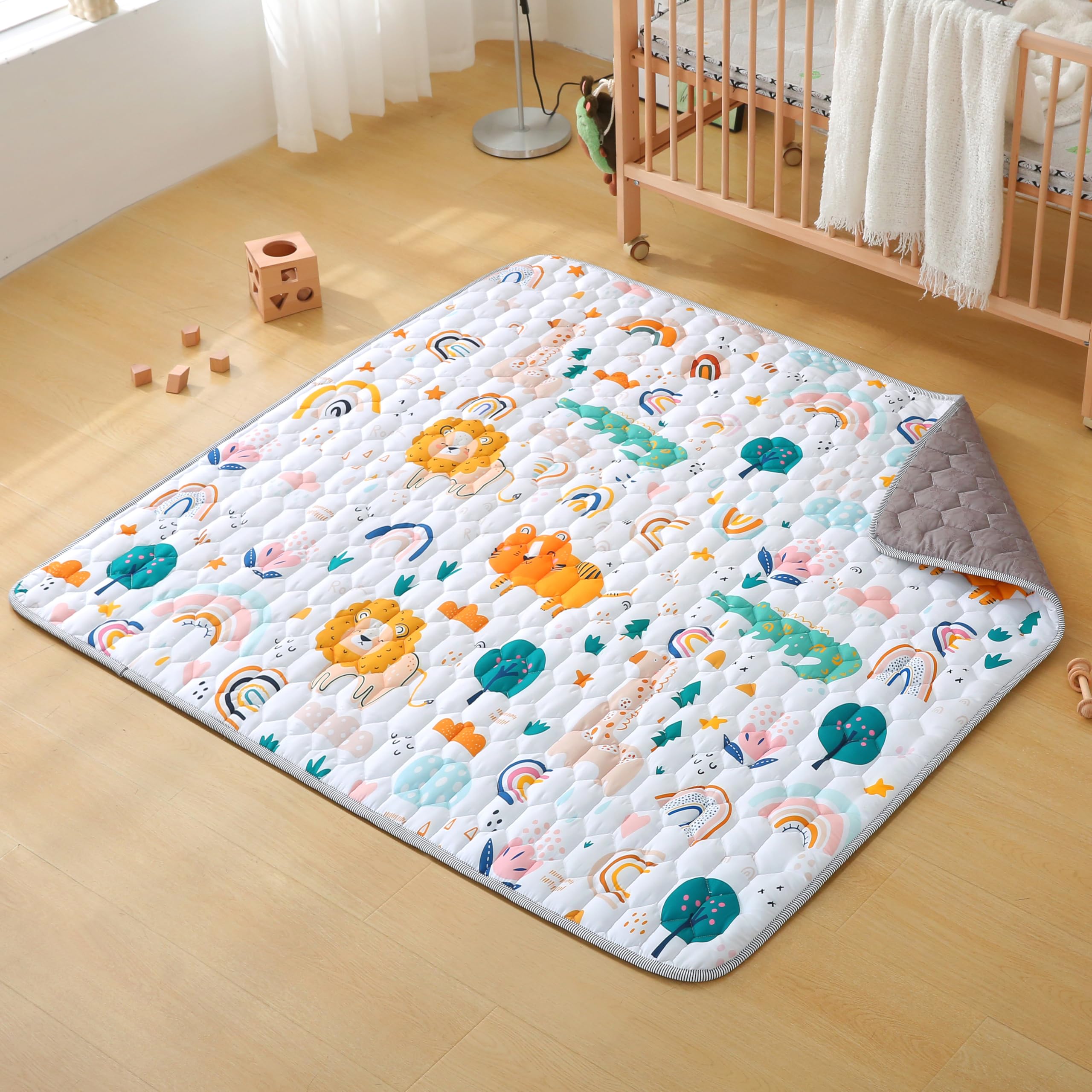MAMAJOVE durable foam layer resists wear and maintains shape.