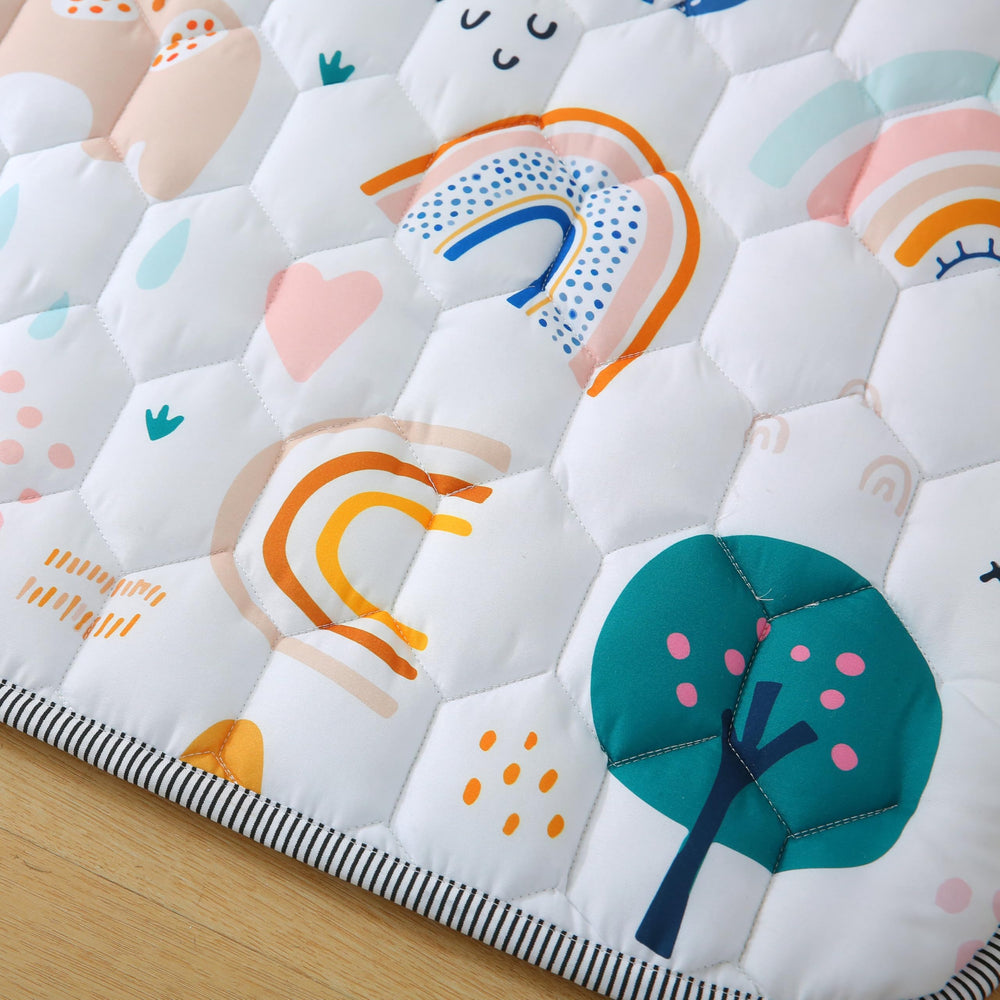 MAMAJOVE indoor outdoor mat suits playrooms, parks, and picnics.