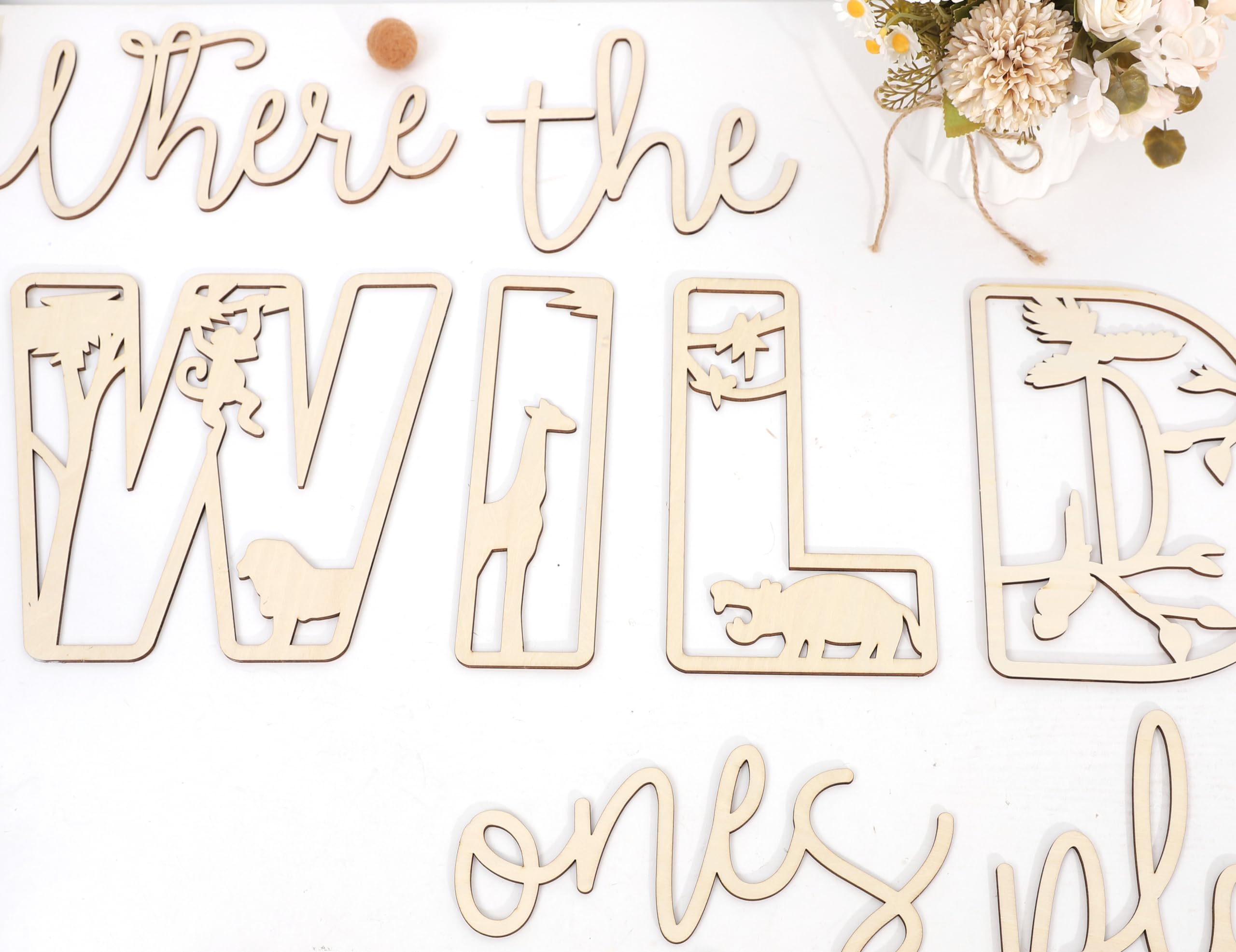 MAMUXI DIY wall decor installation idea effortless to arrange.