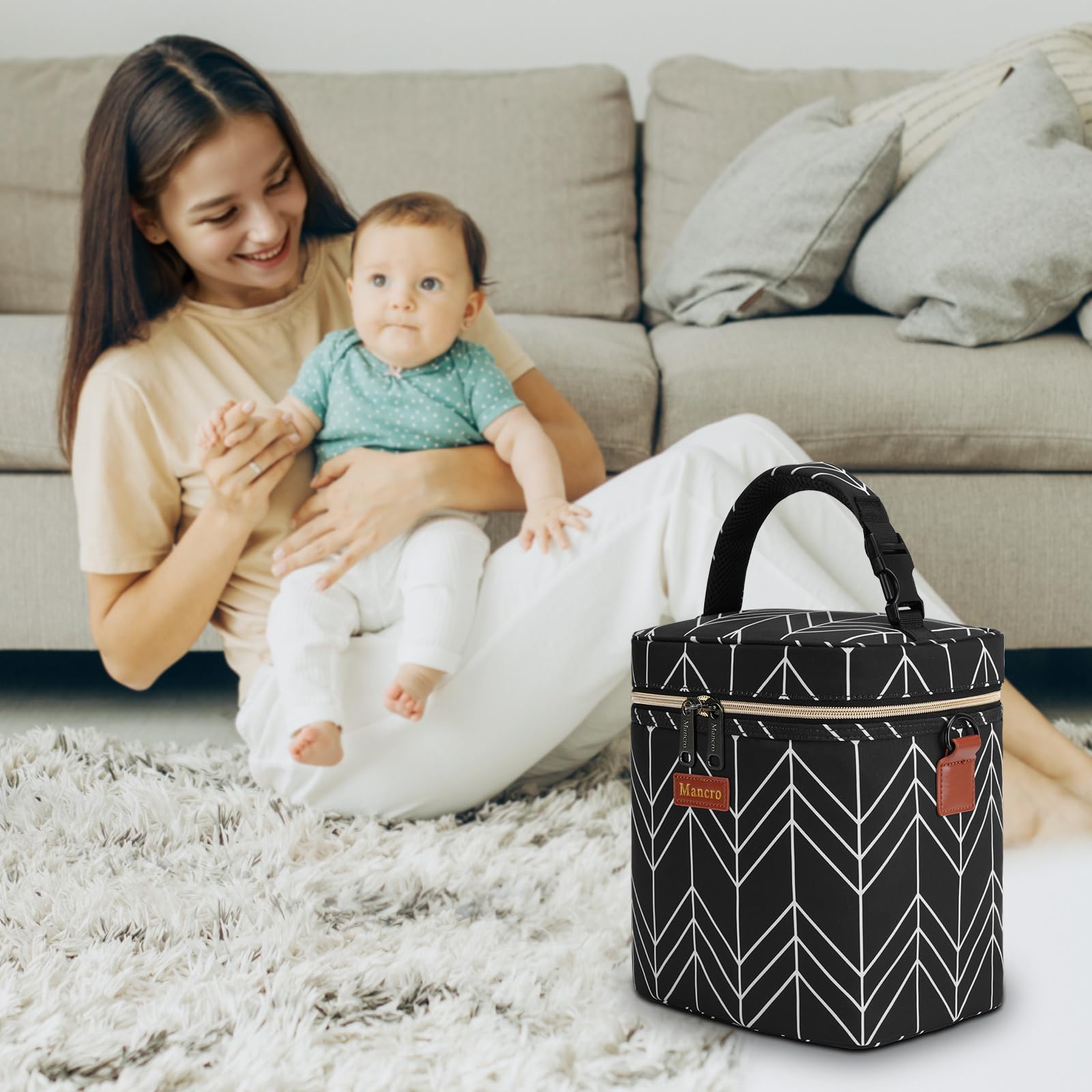 Mancro detachable shoulder strap enables comfortable carrying during daycare runs.