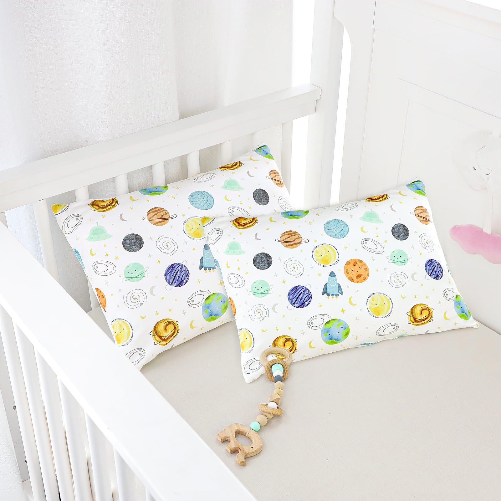 ManFaiSky 2-pack toddler pillowcase with envelope closure for easy pillow insertion.