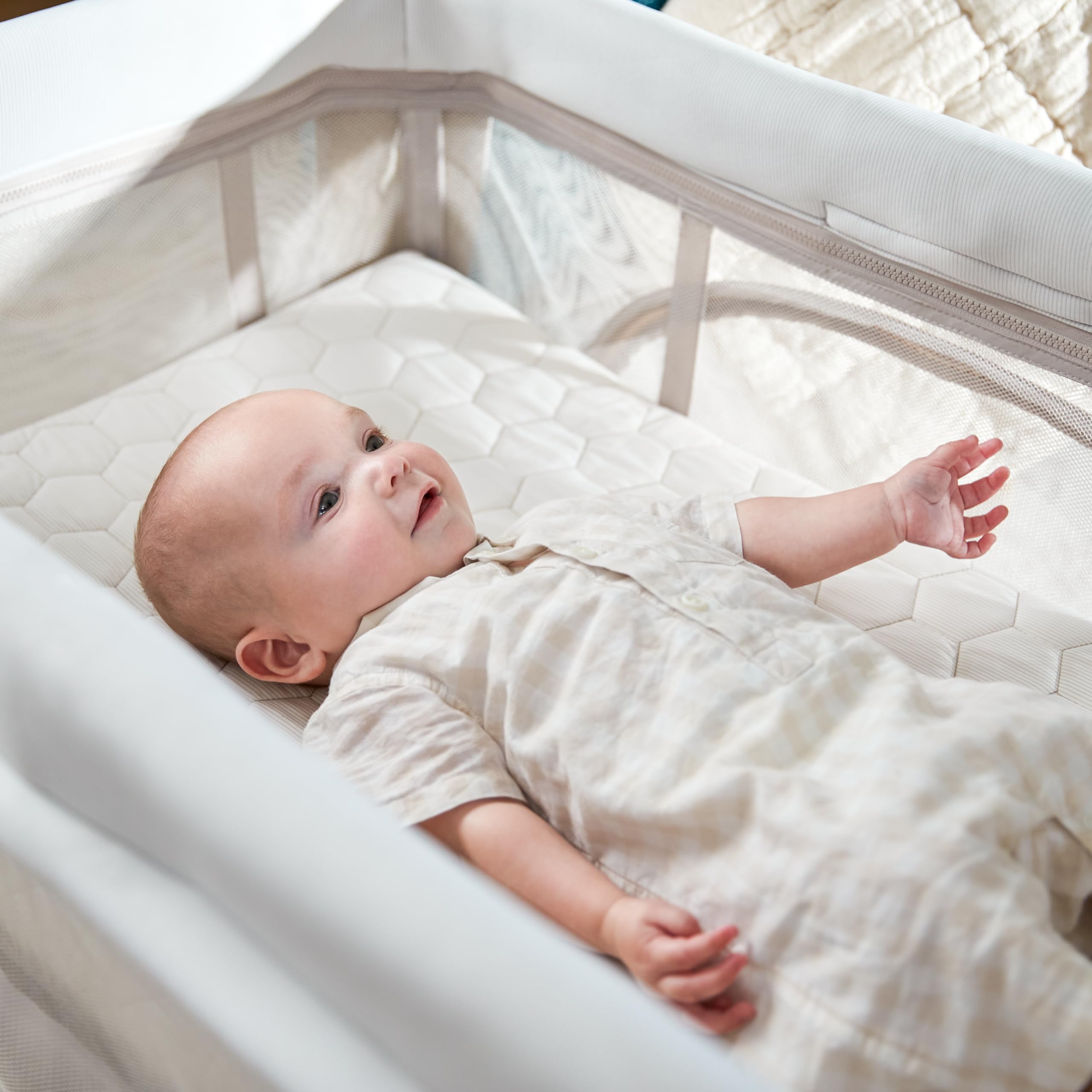 Maxi-Cosi Calao Travel Playard quick setup with simple 2-step mattress conversion.