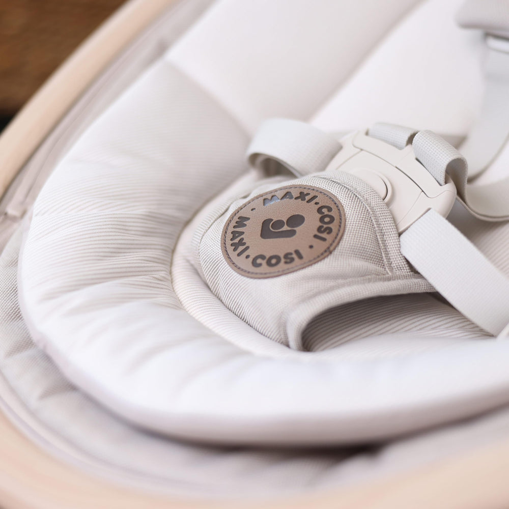 Maxi-Cosi Cassia Swing includes two felt mobile toys