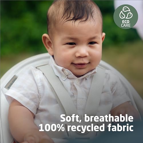 Maxi-Cosi Moa infant highchair mode suitable for 6-month-olds at feeding time.