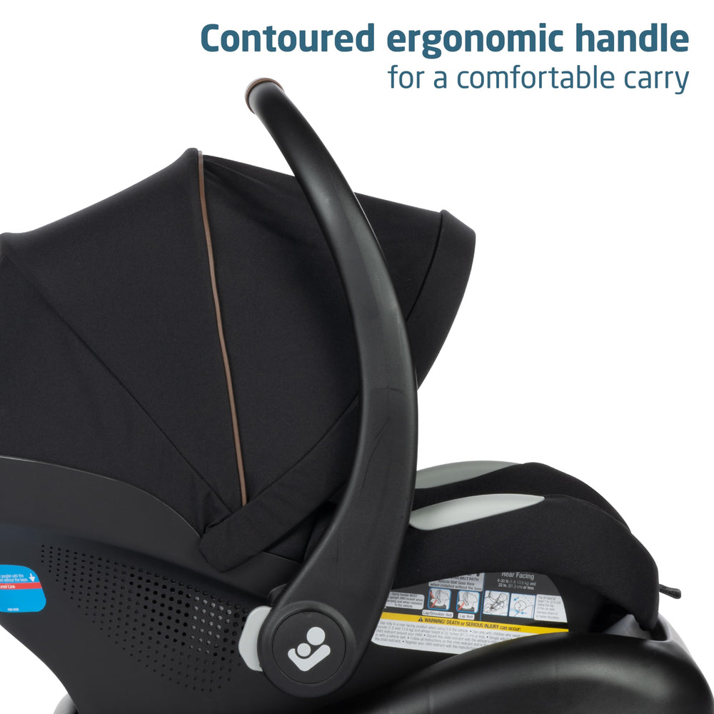 Maxi-Cosi Zelia Luxe height-adjusting handlebar for parent comfort.