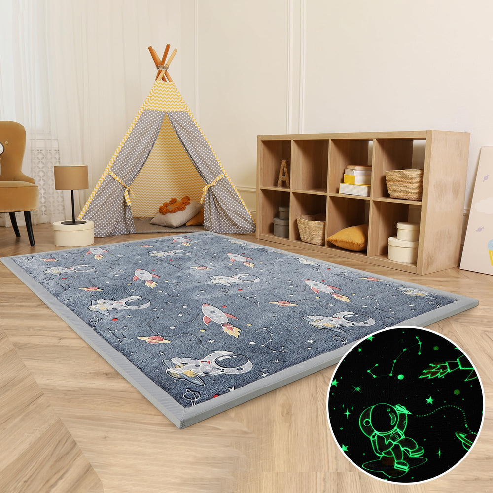 MAXYOYO Baby Play Mat memory foam close-up with plush velvet surface and cushioning.