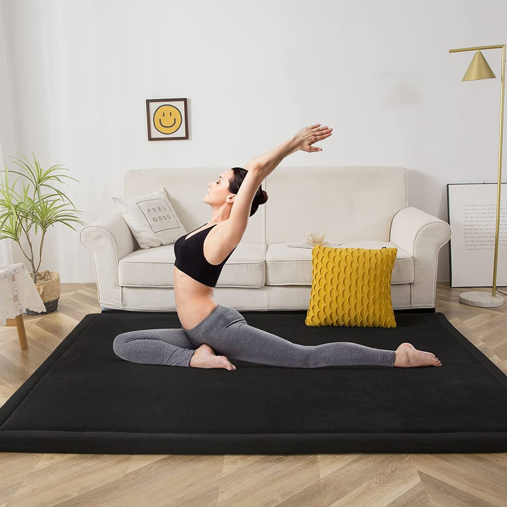 MAXYOYO Baby Play Mat non-slip backing close-up for stable playtime.