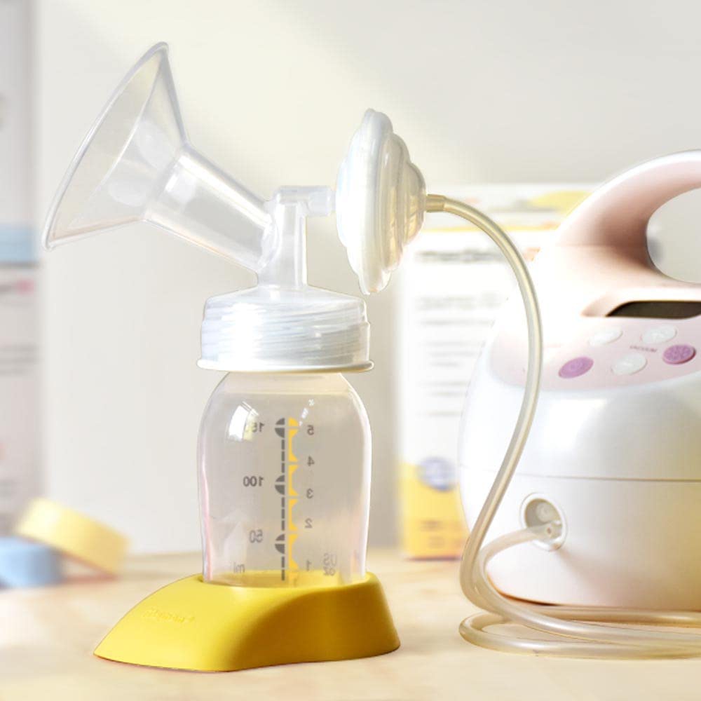 Maymom supports stable bottle use with a suitable stand for reduced tipping