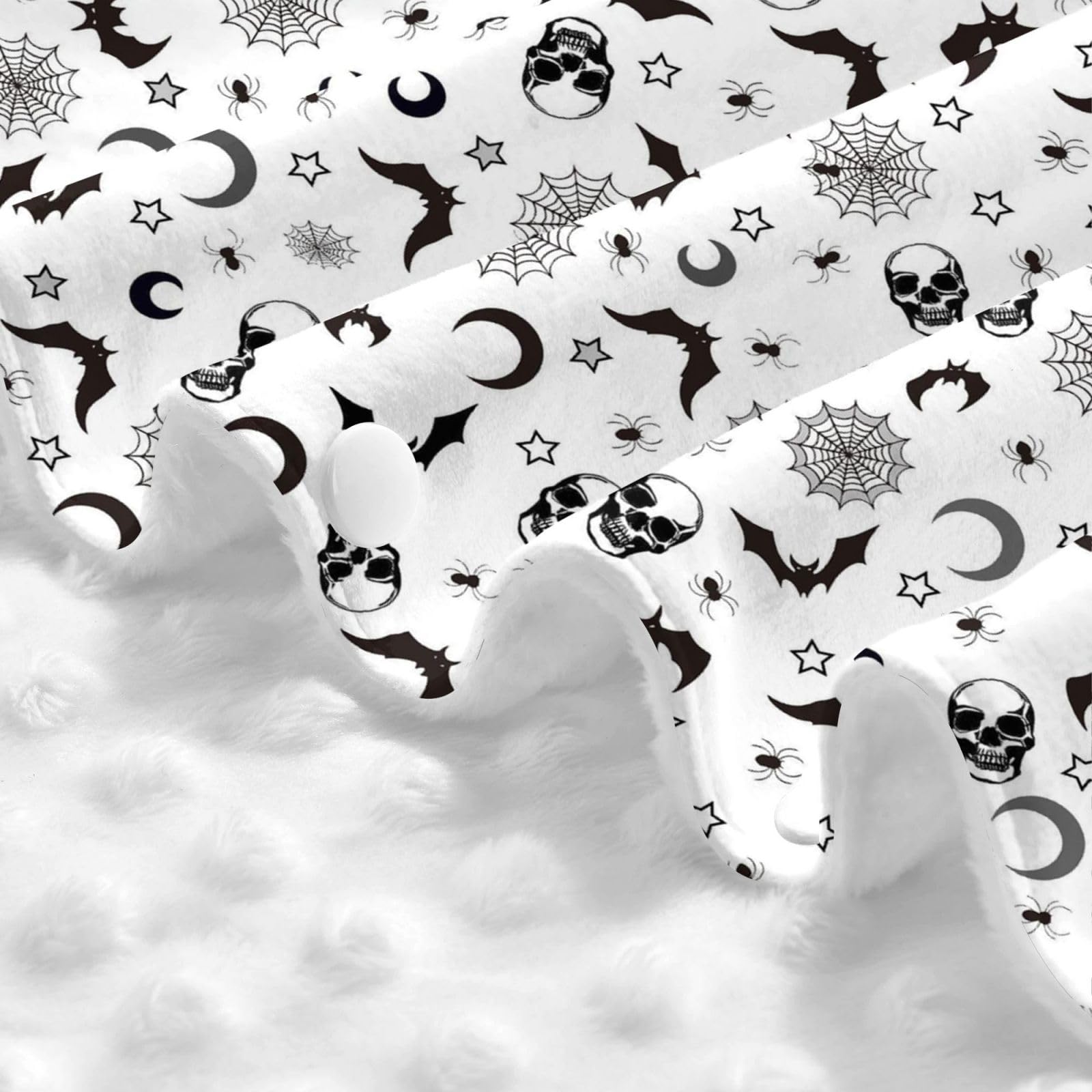 Mcewoel Gothic 360° privacy coverage protects baby from sun and distractions.